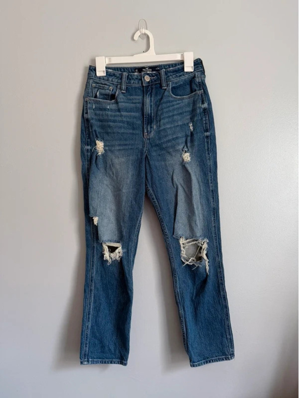 Hollister Ultra High Rise Mom Jeans W27 4R Distressed Ripped